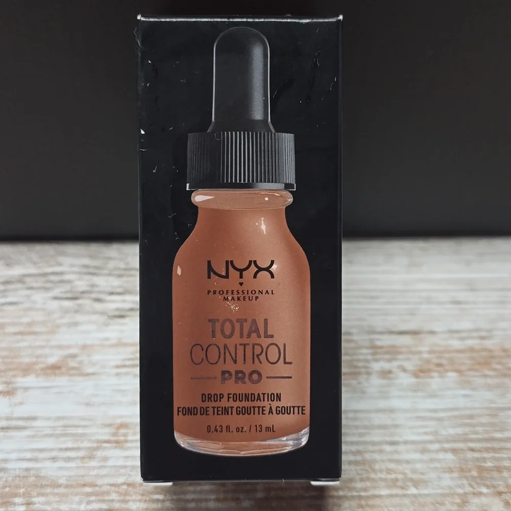 NYX Total Control Pro Foundation - Cappuccino